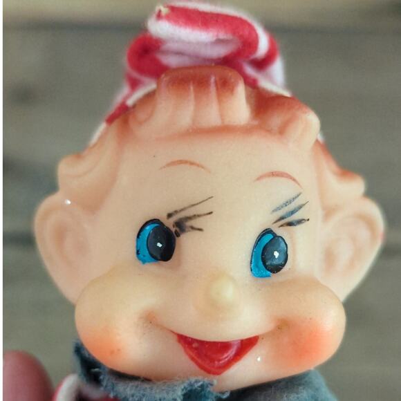 Vintage 1950s MCM Kitschy Red and White Striped Elf Knee Hugger Ornament - Picture 3 of 10